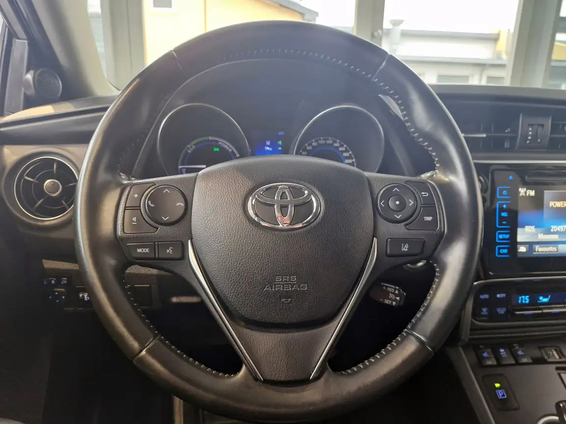 TOYOTA AURIS