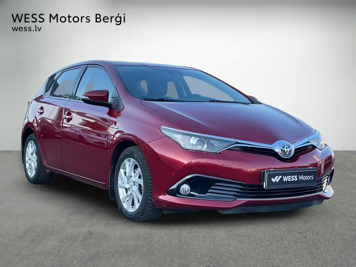 TOYOTA AURIS