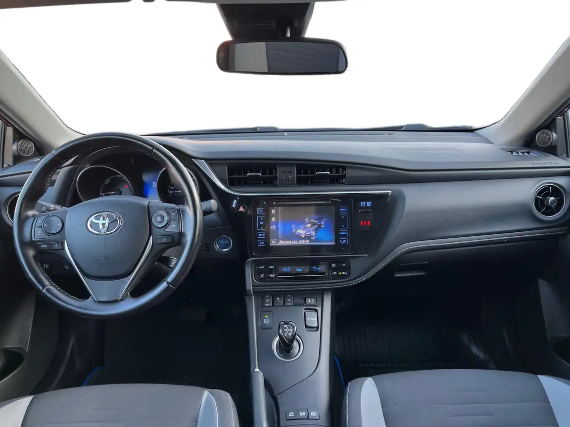 TOYOTA AURIS