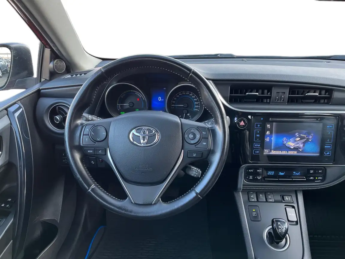TOYOTA AURIS