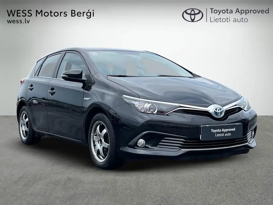 TOYOTA AURIS