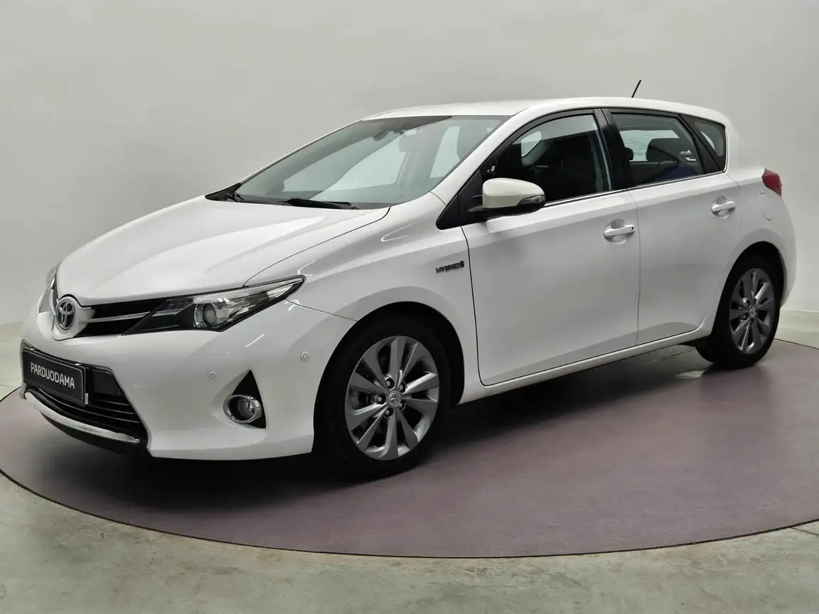 TOYOTA AURIS