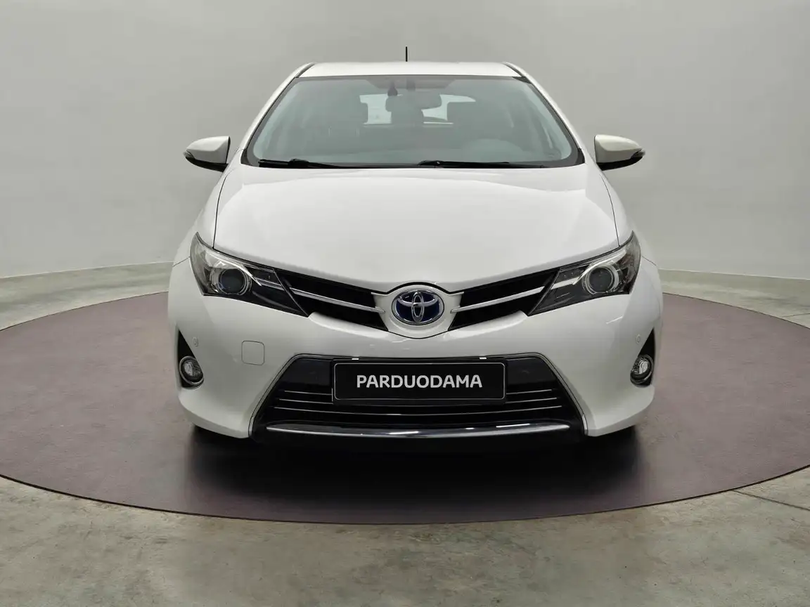 TOYOTA AURIS