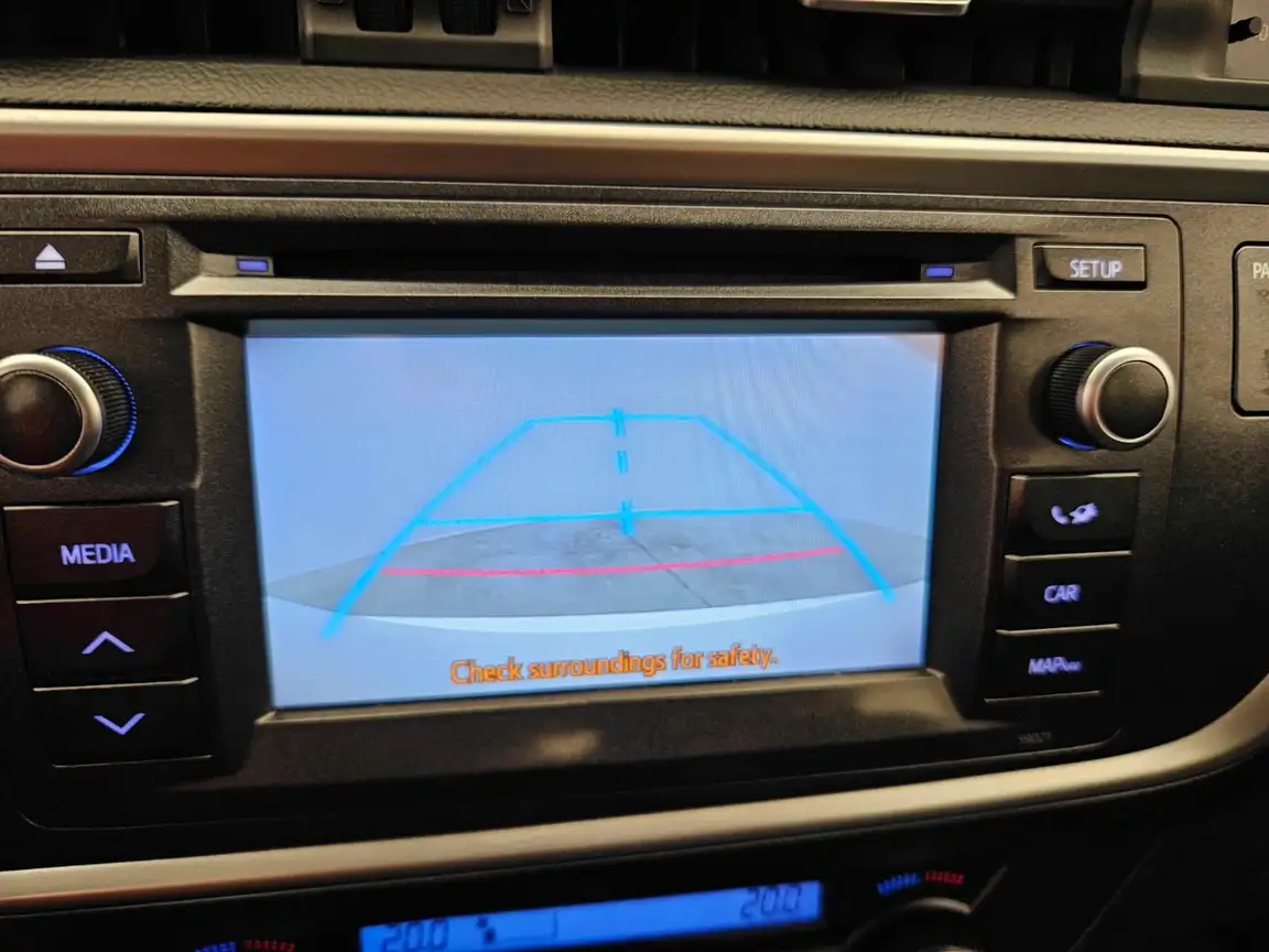 TOYOTA AURIS