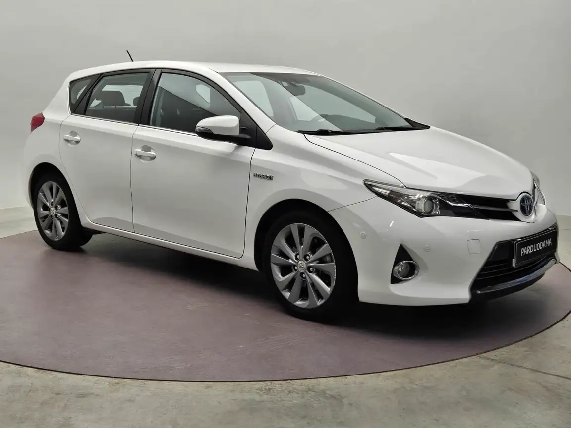 TOYOTA AURIS