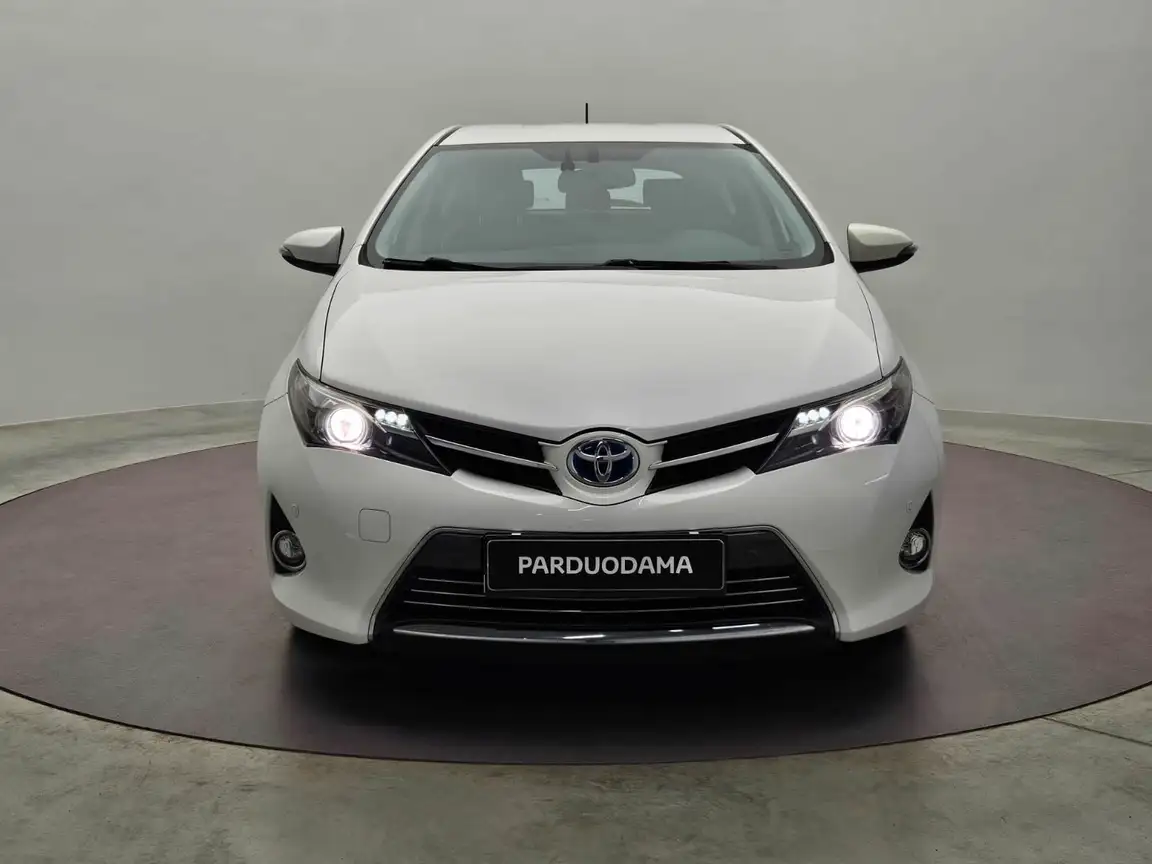 TOYOTA AURIS