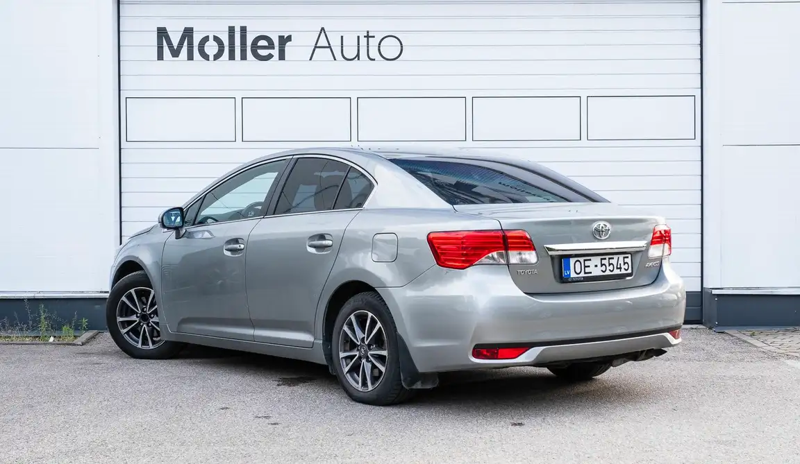 TOYOTA AVENSIS