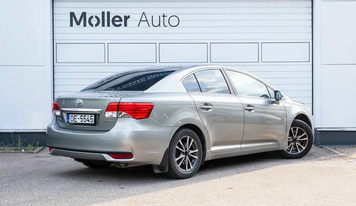 TOYOTA AVENSIS