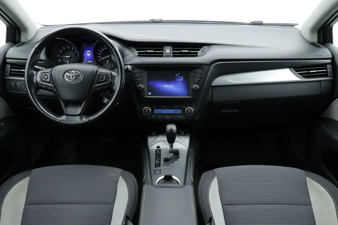TOYOTA AVENSIS
