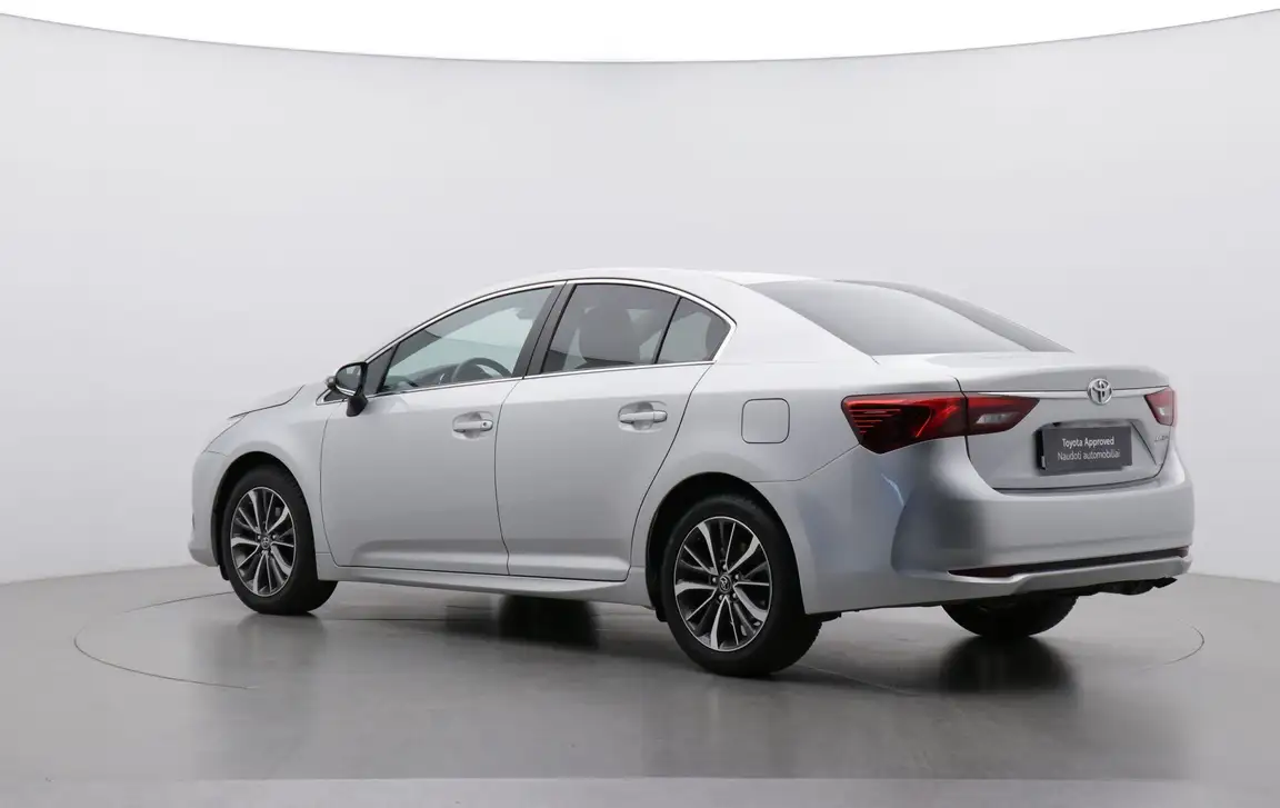 TOYOTA AVENSIS