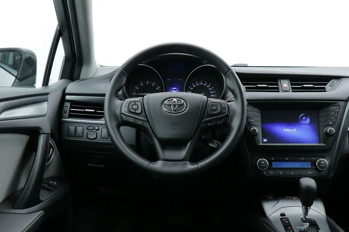 TOYOTA AVENSIS