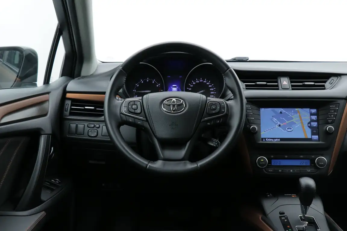 TOYOTA AVENSIS