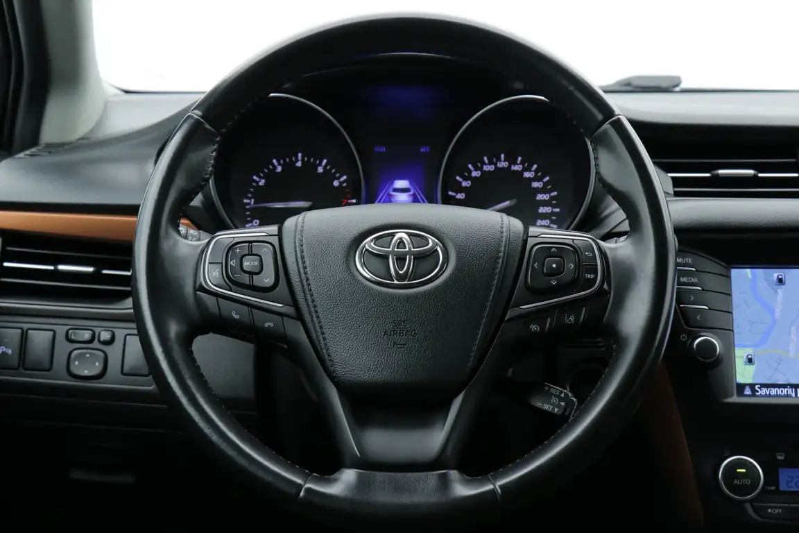 TOYOTA AVENSIS