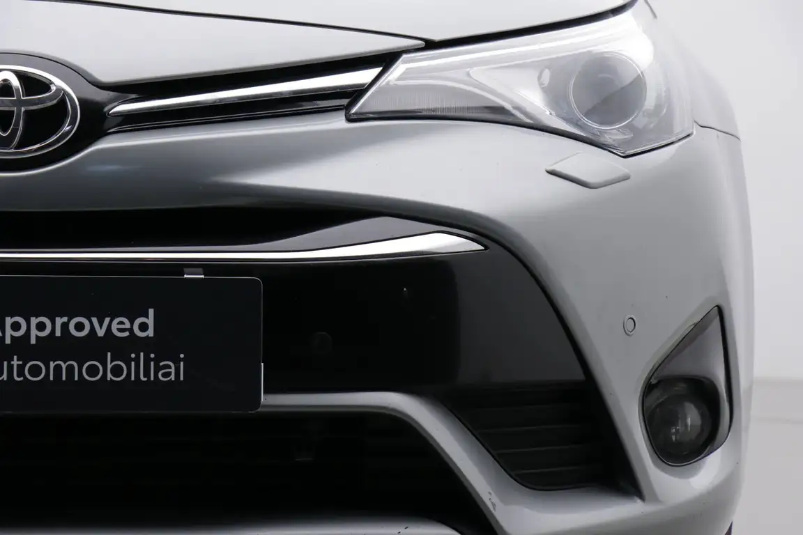TOYOTA AVENSIS