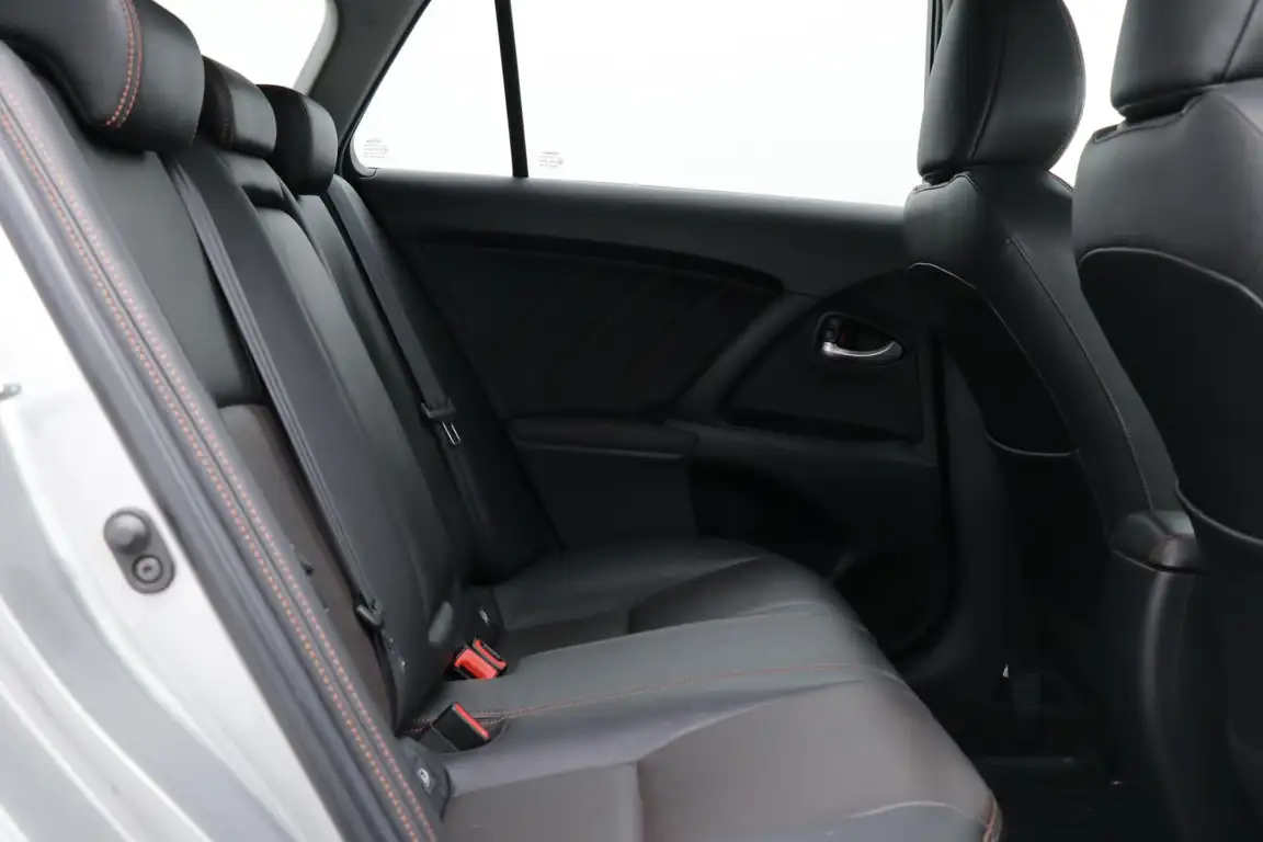 TOYOTA AVENSIS