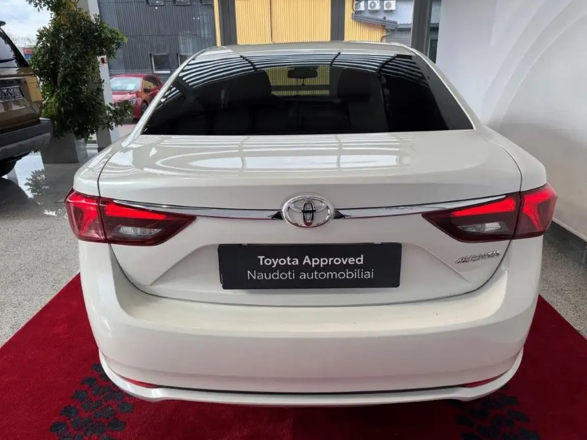 TOYOTA AVENSIS