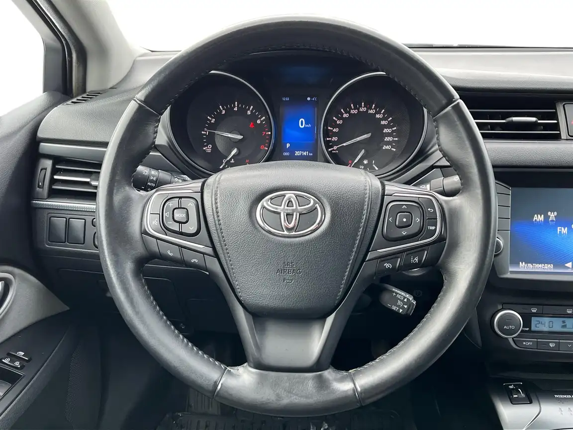 TOYOTA AVENSIS