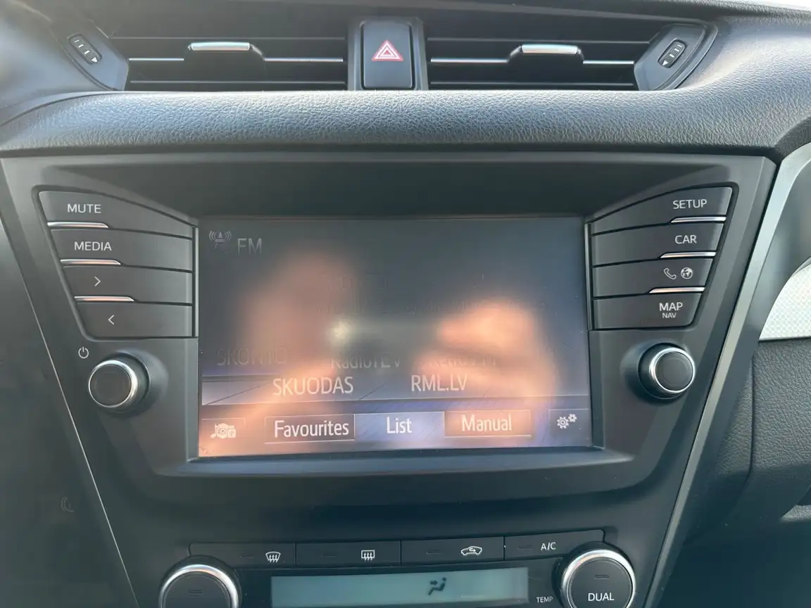 TOYOTA AVENSIS