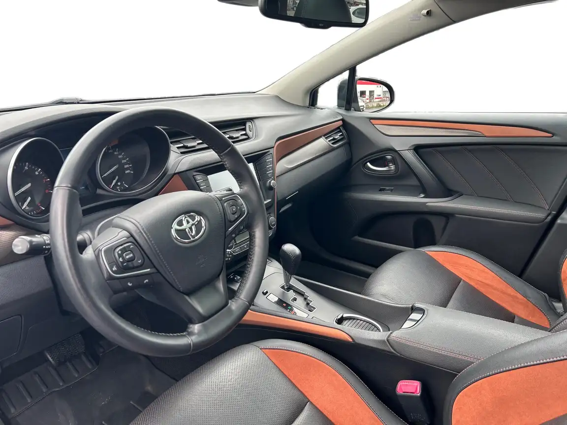 TOYOTA AVENSIS