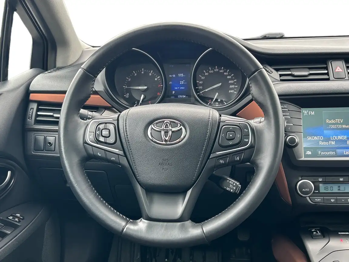 TOYOTA AVENSIS