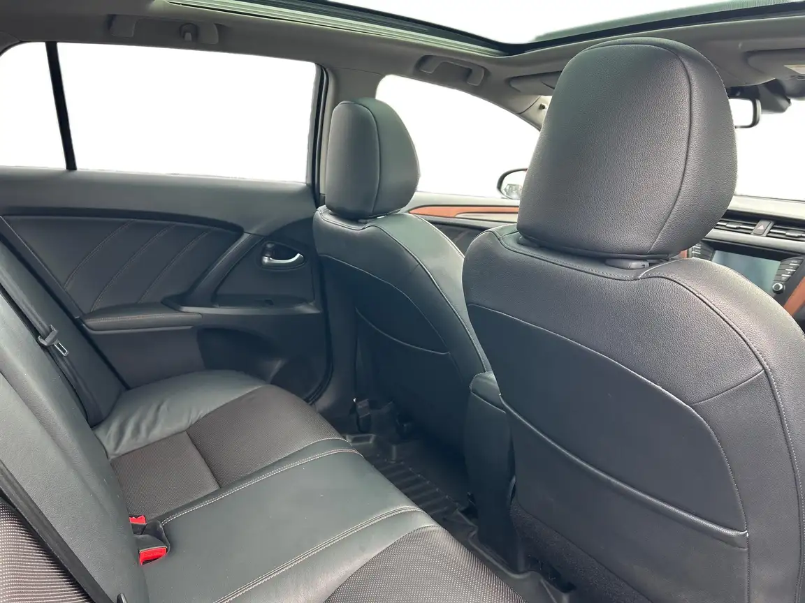 TOYOTA AVENSIS