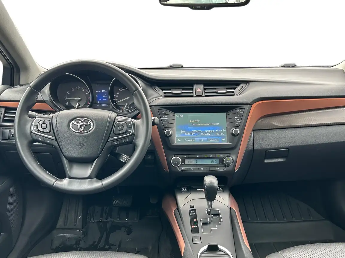 TOYOTA AVENSIS