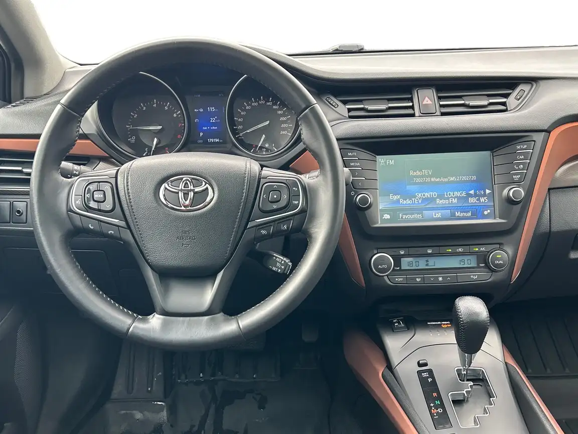 TOYOTA AVENSIS
