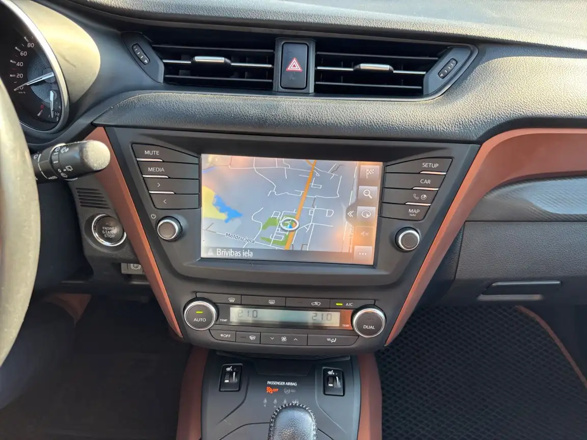 TOYOTA AVENSIS
