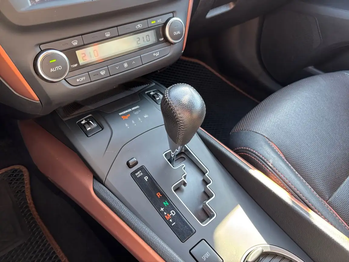 TOYOTA AVENSIS