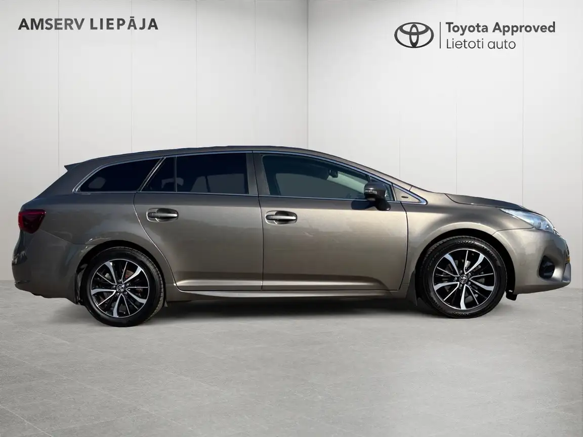TOYOTA AVENSIS