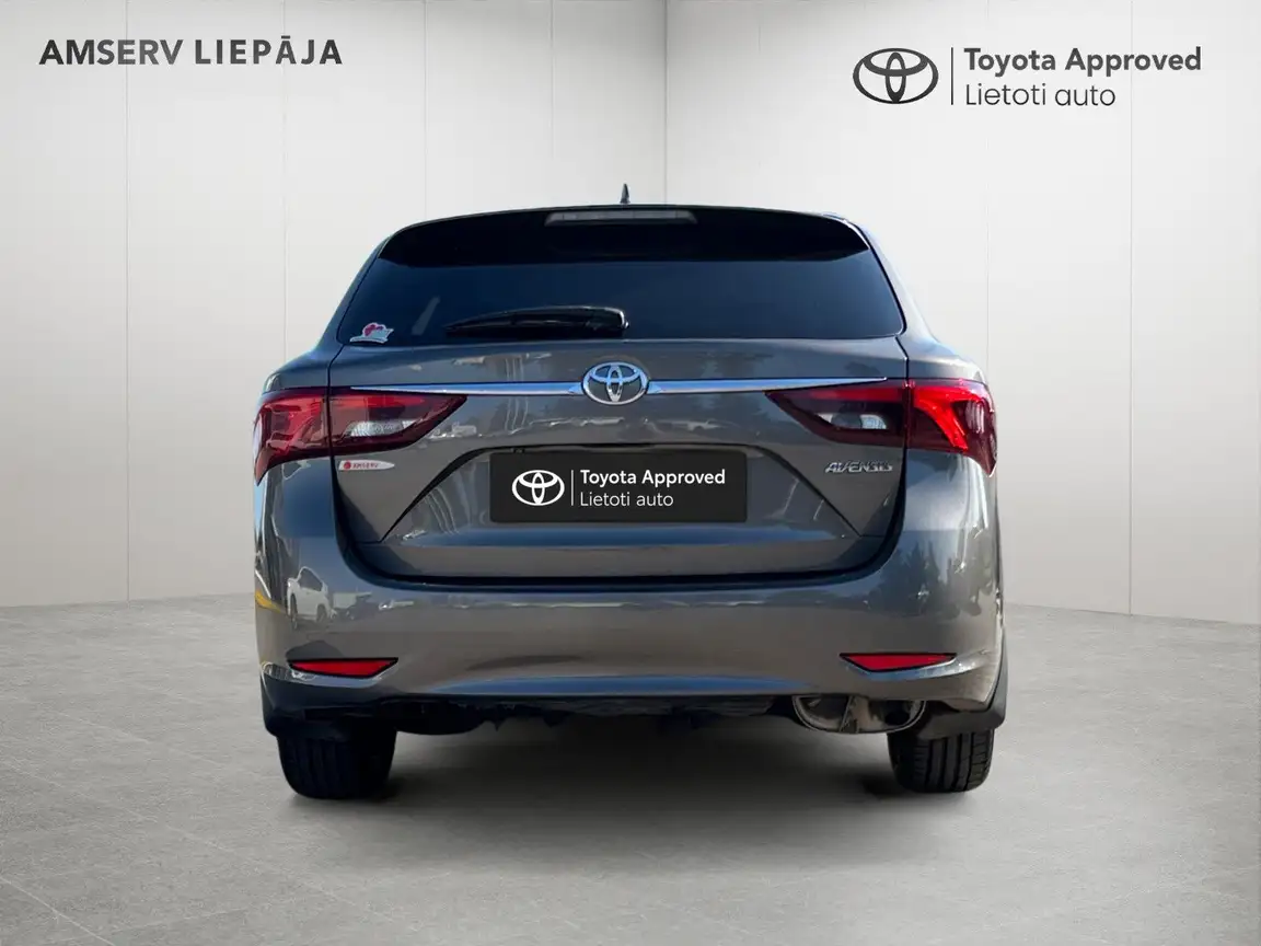 TOYOTA AVENSIS