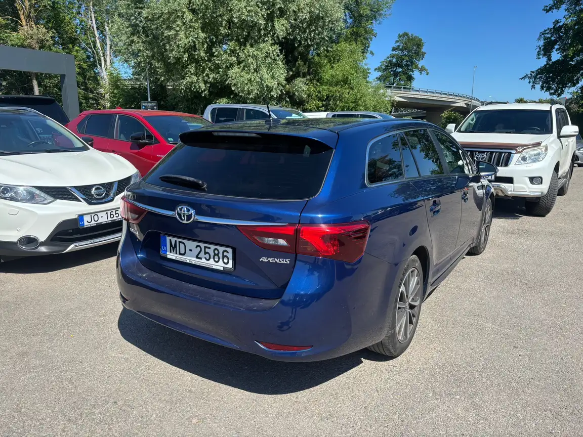 TOYOTA AVENSIS