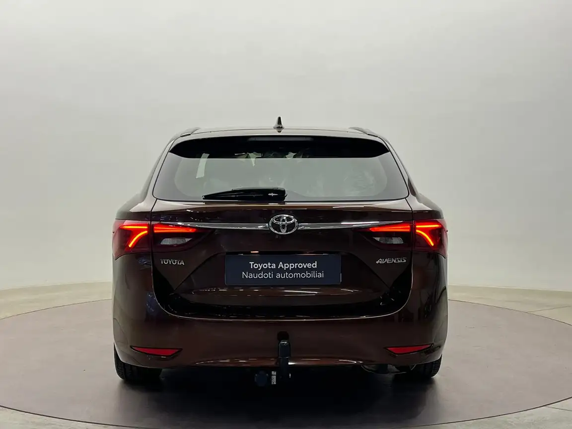 TOYOTA AVENSIS