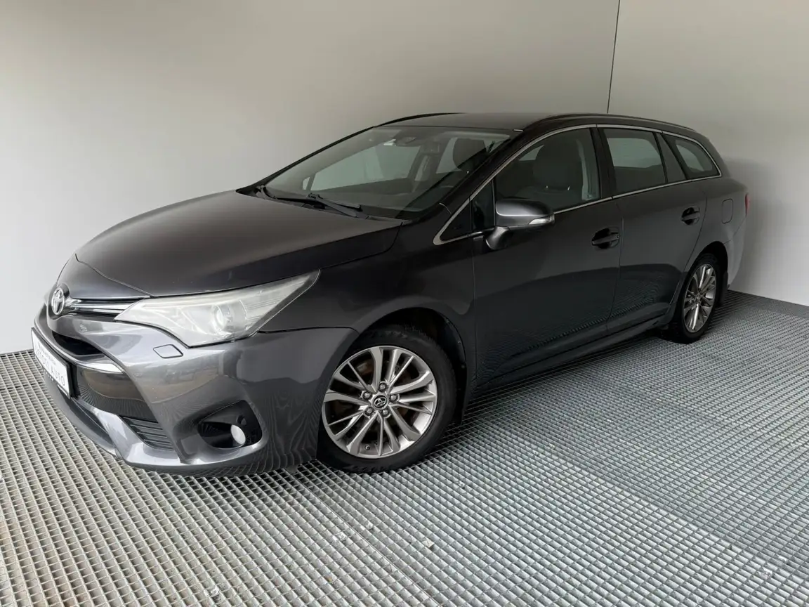 TOYOTA AVENSIS