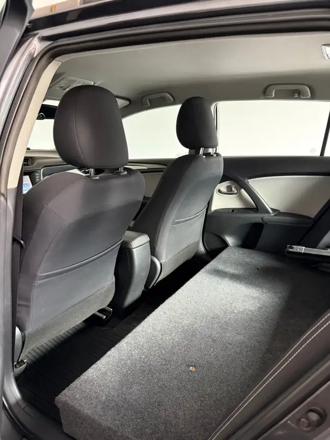 TOYOTA AVENSIS
