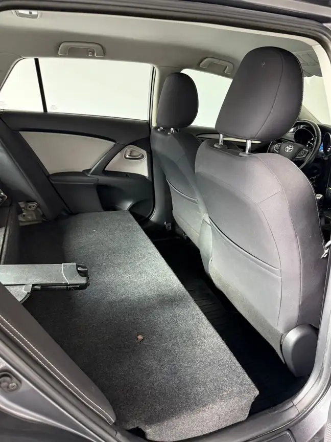 TOYOTA AVENSIS
