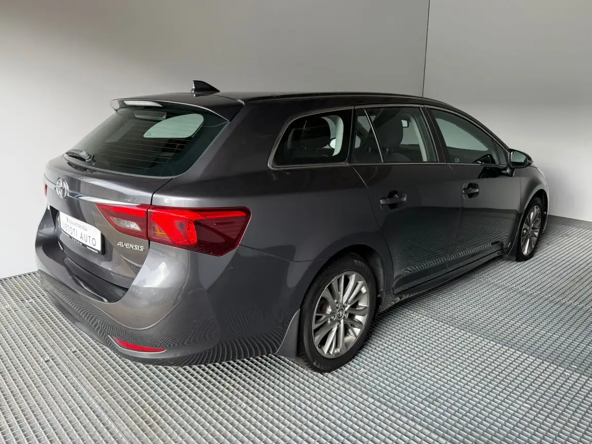 TOYOTA AVENSIS