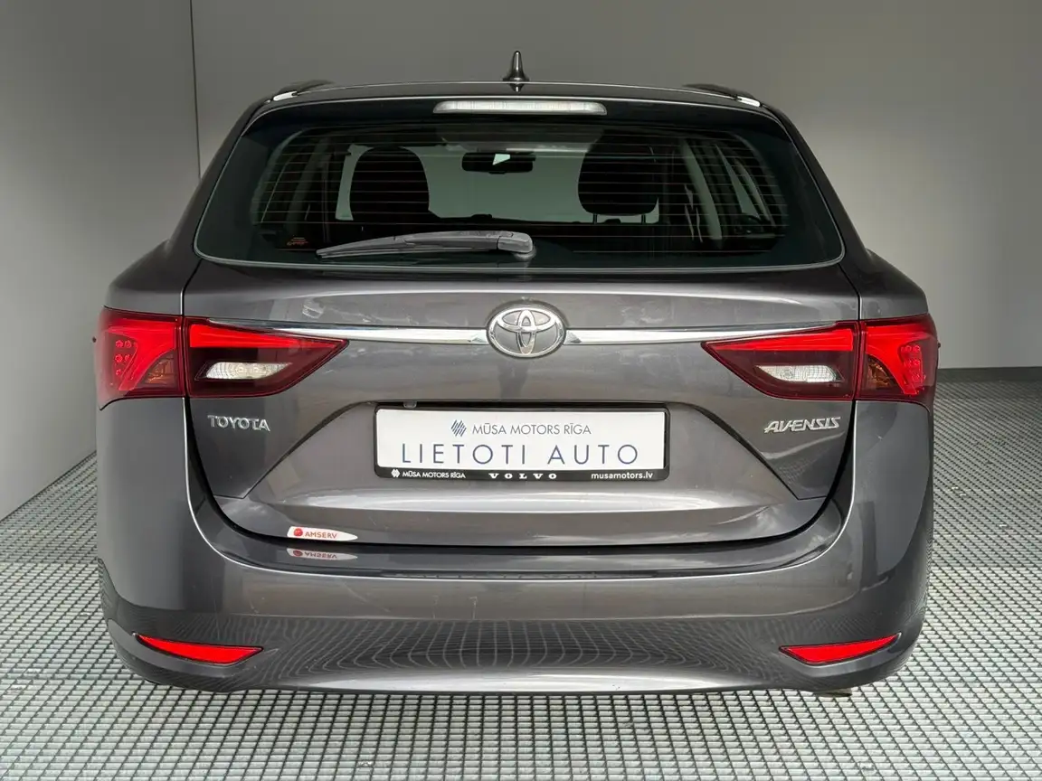 TOYOTA AVENSIS