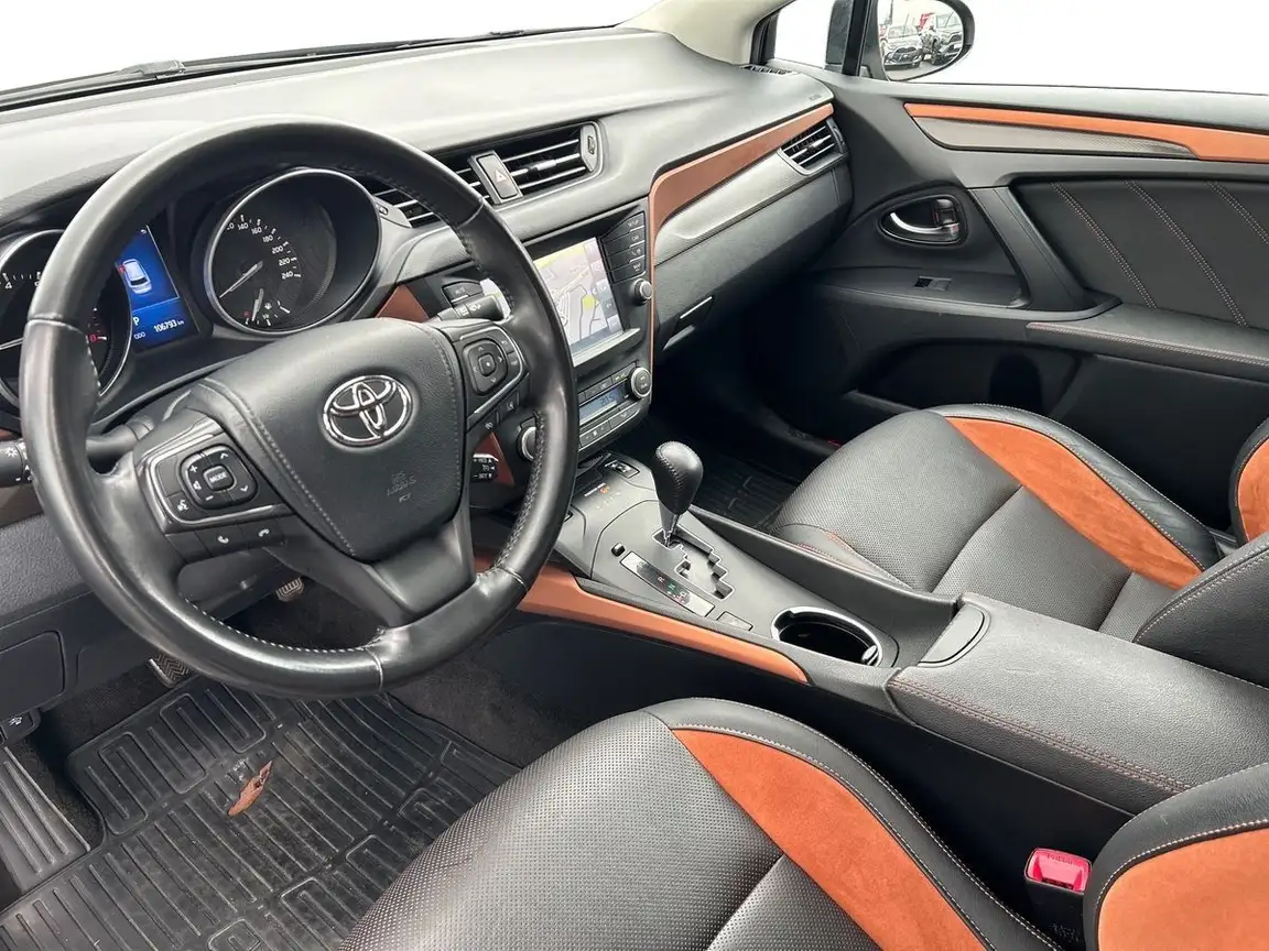 TOYOTA AVENSIS