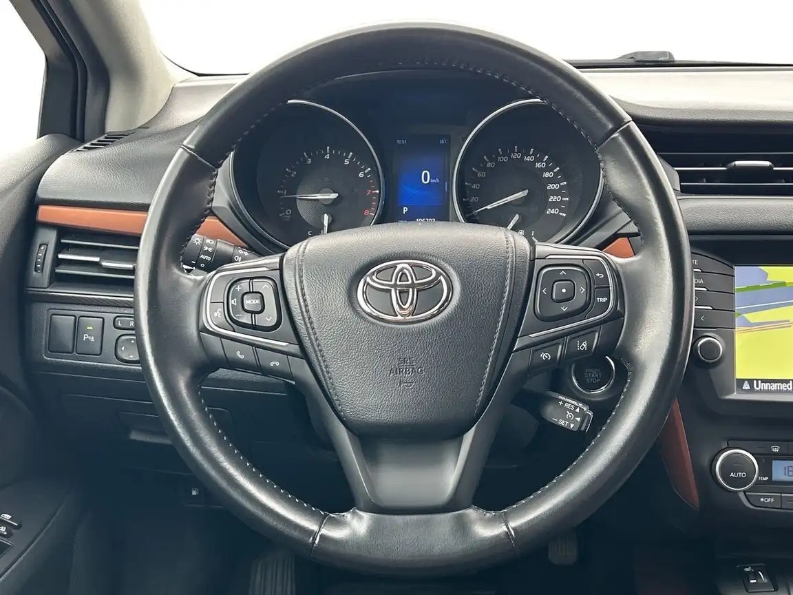 TOYOTA AVENSIS