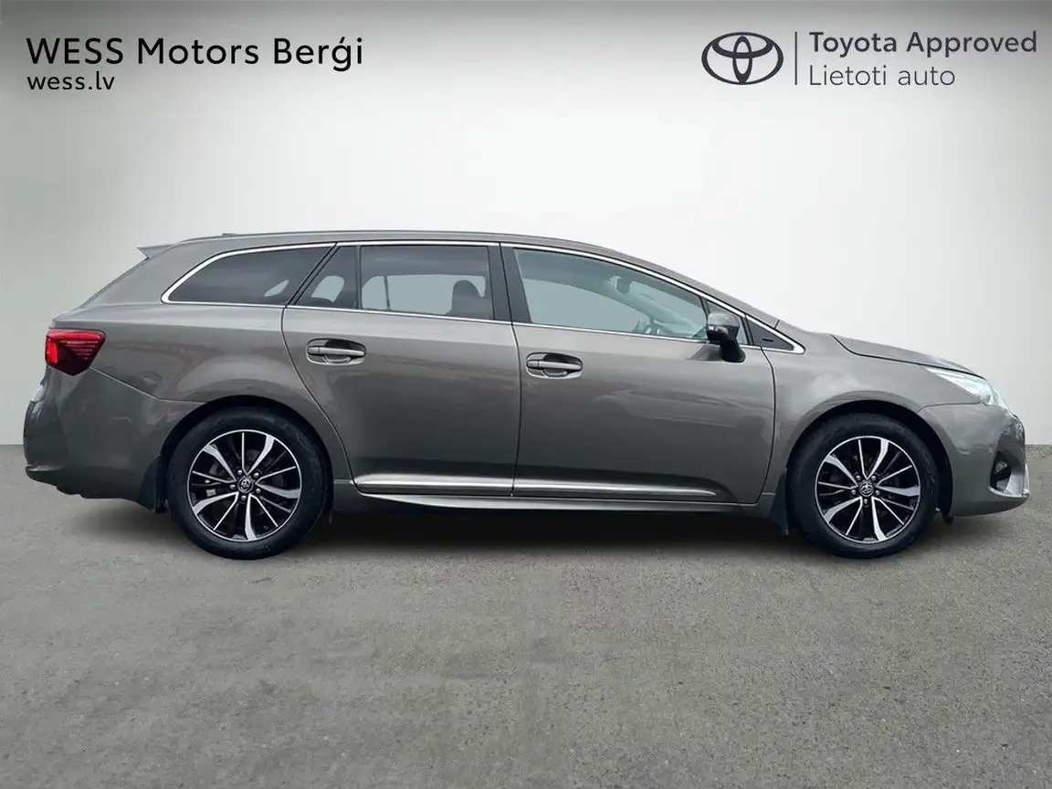 TOYOTA AVENSIS