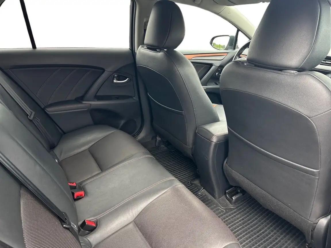TOYOTA AVENSIS