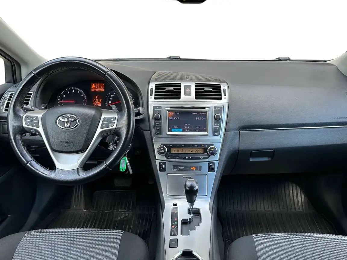 TOYOTA AVENSIS