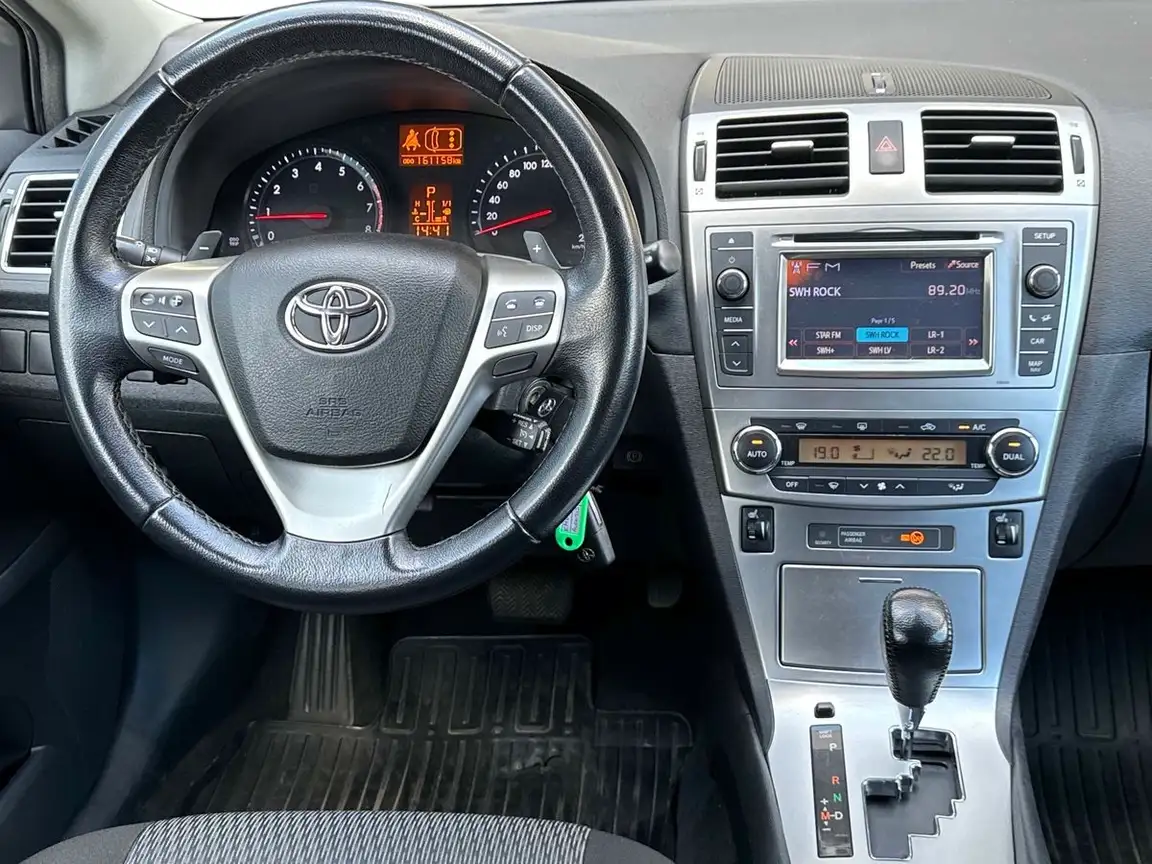 TOYOTA AVENSIS