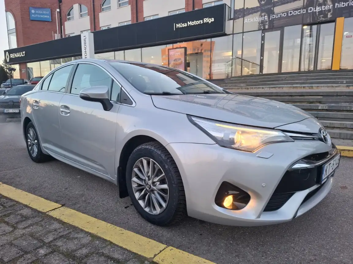 TOYOTA AVENSIS