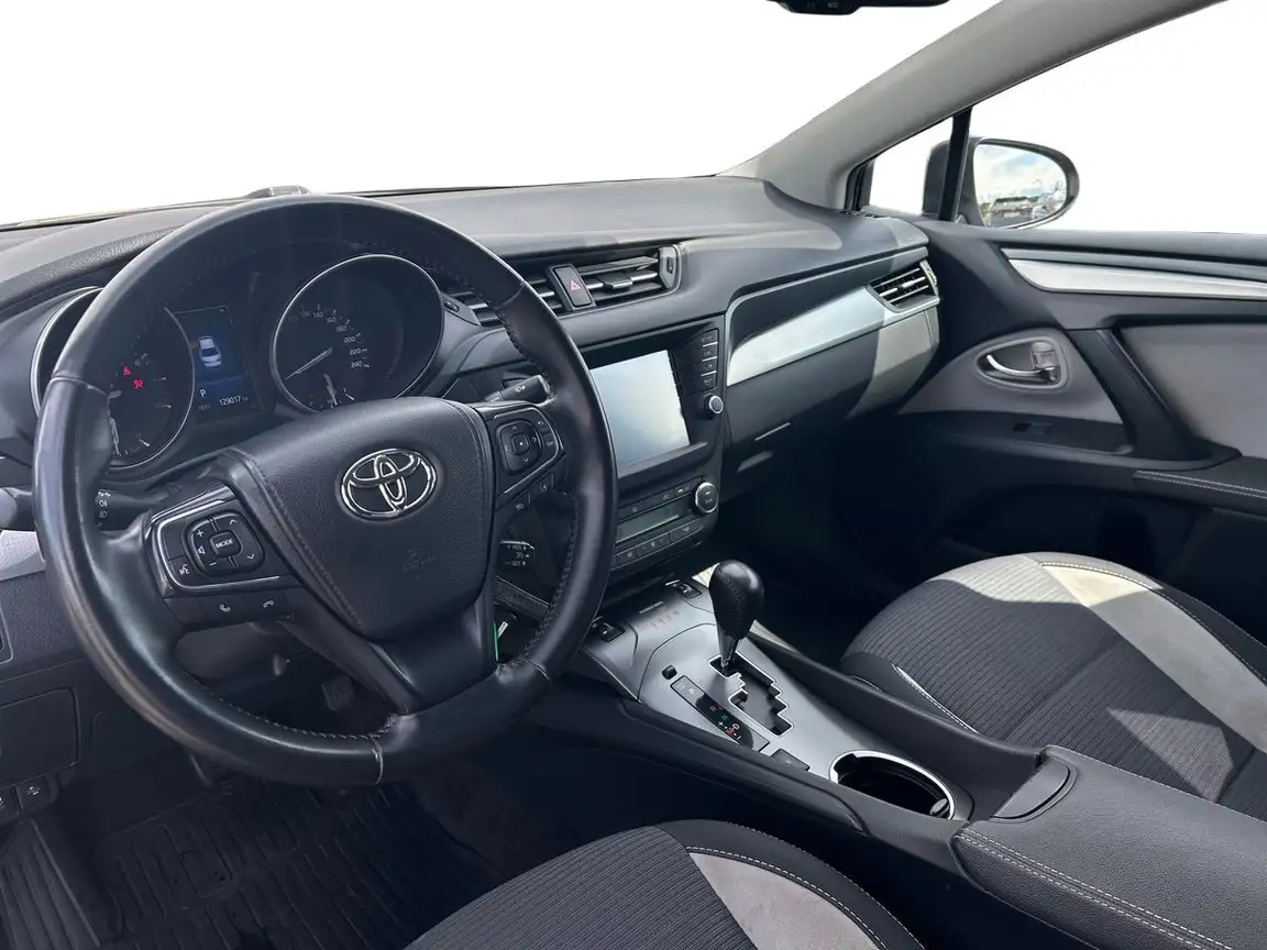 TOYOTA AVENSIS
