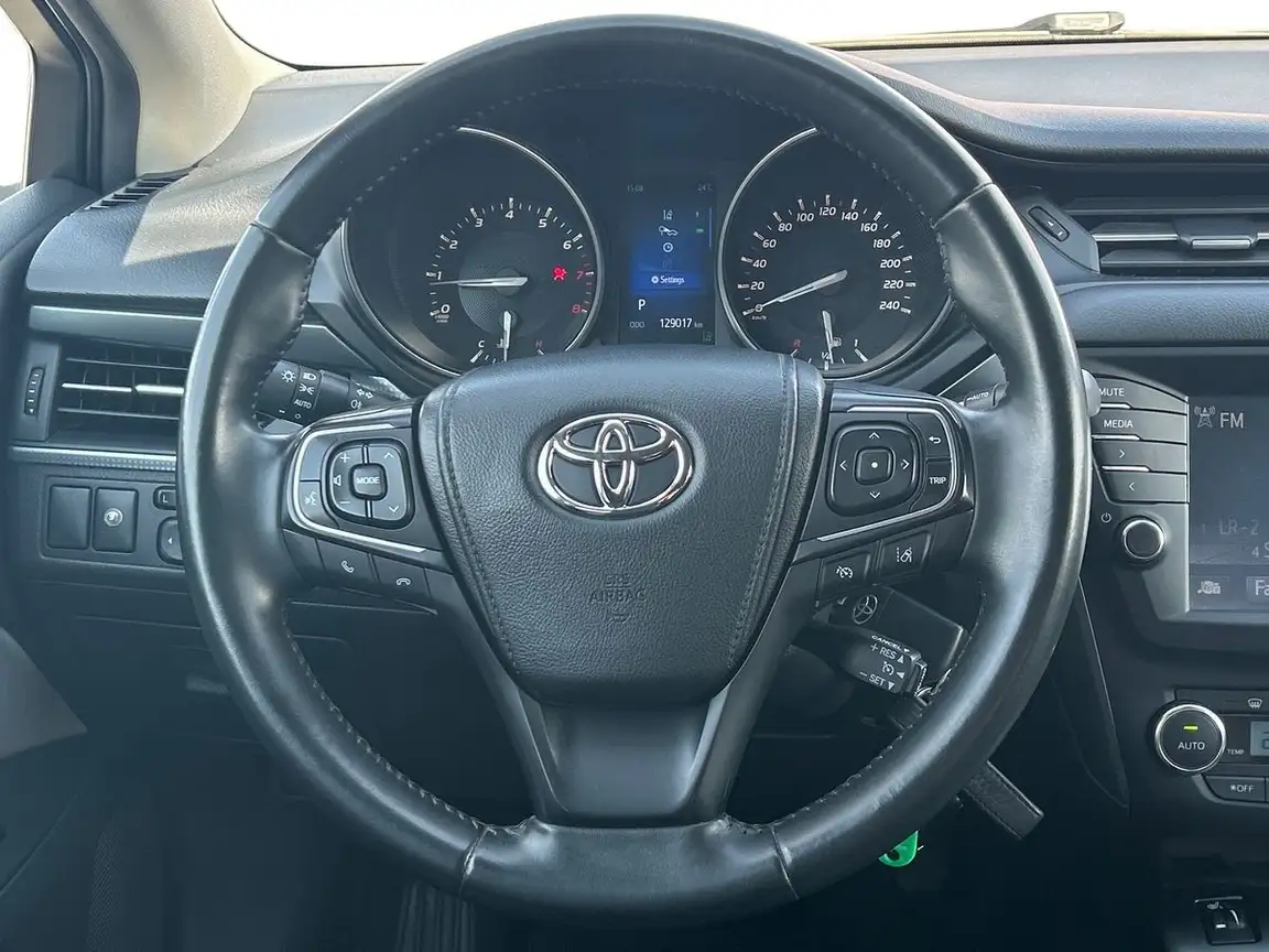 TOYOTA AVENSIS
