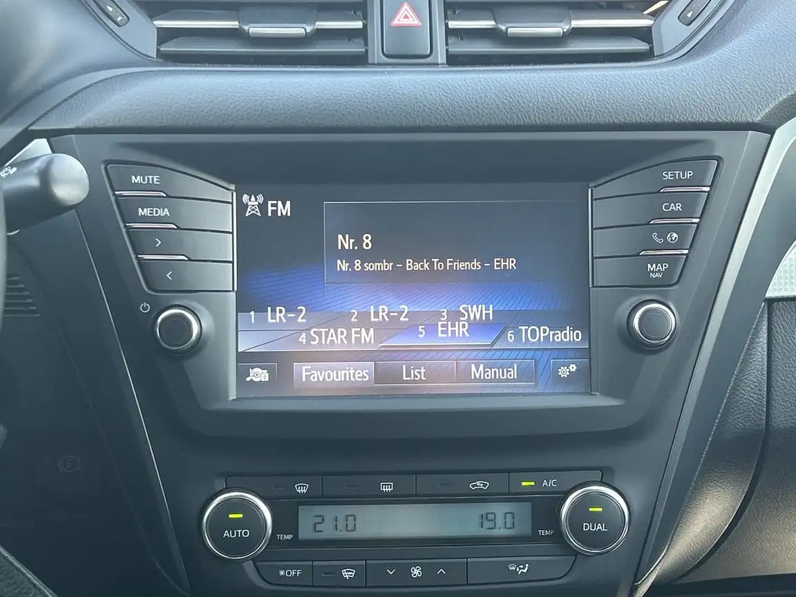 TOYOTA AVENSIS