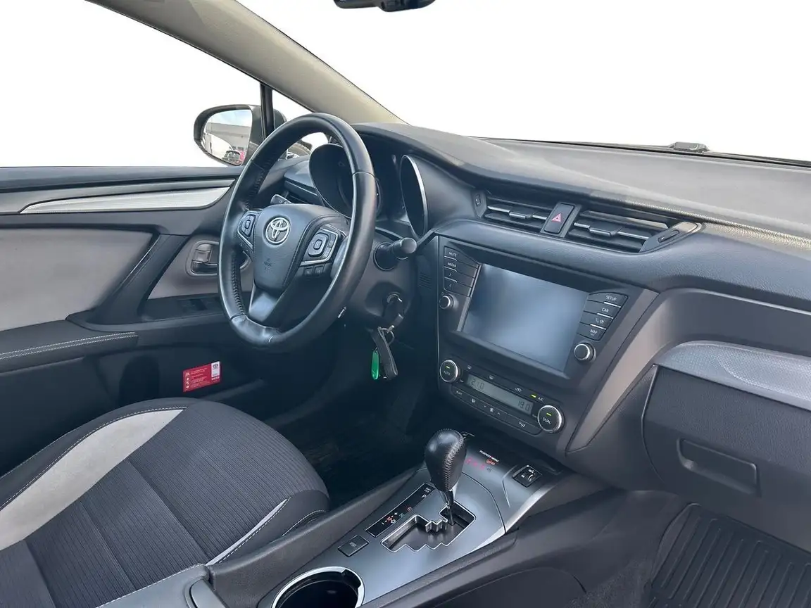 TOYOTA AVENSIS