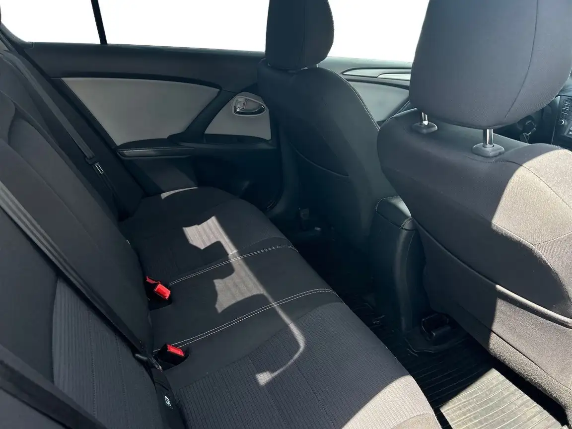 TOYOTA AVENSIS